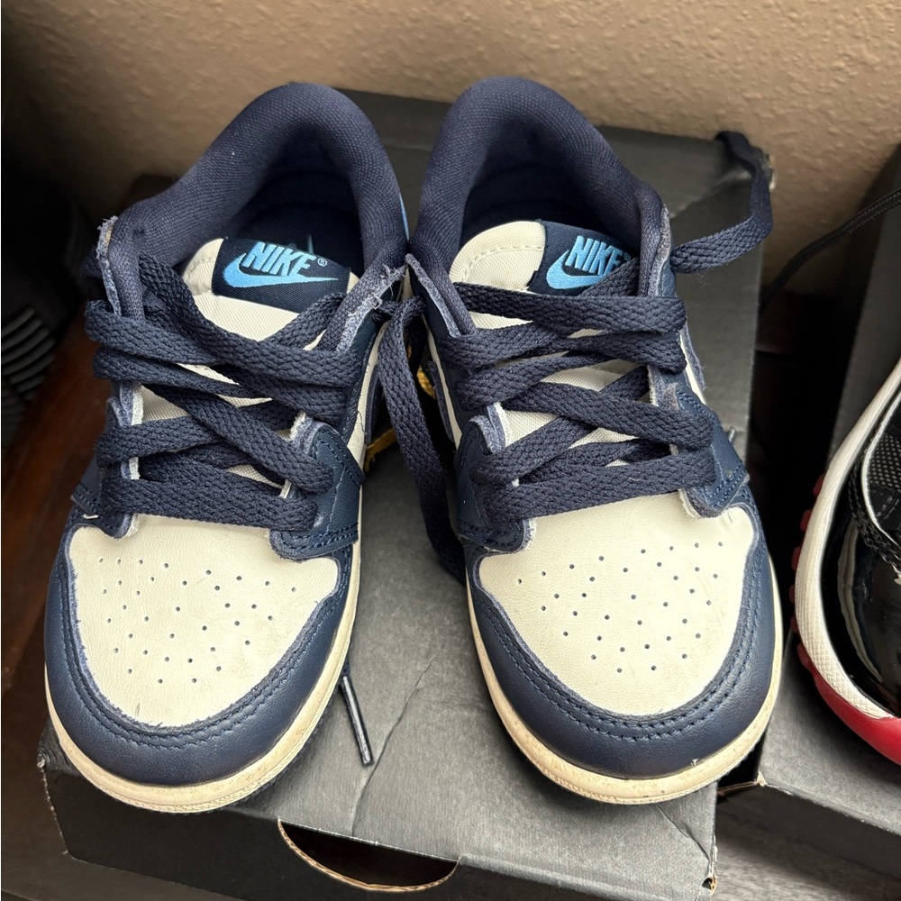 Nike Kids Navy and Cream Sneakers